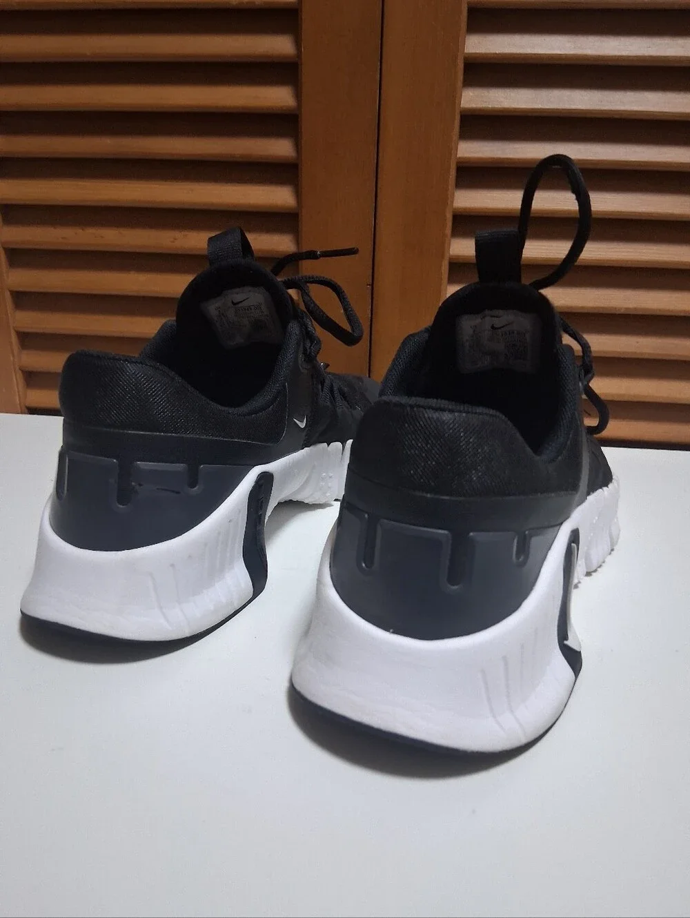 Nike Free Metcon 5 Black and White Men's Trainers * Size: 7